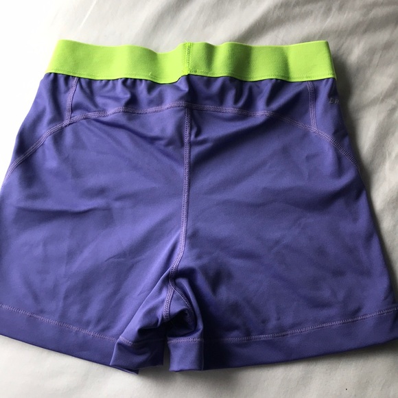 Nike Pro - Picture 2 of 2